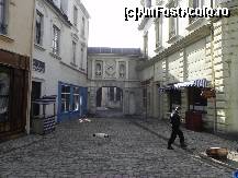 [P31] Strada franceză din Modigliani (şi din multe alte reclame şi videoclipuri). Pe sub arcadă se vede o alee şi o clădire care nu au de-a face cu decorul.  » foto by abancor
 - 
<span class="allrVoted glyphicon glyphicon-heart hidden" id="av423594"></span>
<a class="m-l-10 hidden" id="sv423594" onclick="voting_Foto_DelVot(,423594,4638)" role="button">șterge vot <span class="glyphicon glyphicon-remove"></span></a>
<a id="v9423594" class=" c-red"  onclick="voting_Foto_SetVot(423594)" role="button"><span class="glyphicon glyphicon-heart-empty"></span> <b>LIKE</b> = Votează poza</a> <img class="hidden"  id="f423594W9" src="/imagini/loader.gif" border="0" /><span class="AjErrMes hidden" id="e423594ErM"></span>
