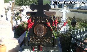 [P11] Mănăstirea Pasărea. Prin cimitir: apar personalitățile » foto by FlorinAndrei
 - 
<span class="allrVoted glyphicon glyphicon-heart hidden" id="av615167"></span>
<a class="m-l-10 hidden" id="sv615167" onclick="voting_Foto_DelVot(,615167,4638)" role="button">șterge vot <span class="glyphicon glyphicon-remove"></span></a>
<a id="v9615167" class=" c-red"  onclick="voting_Foto_SetVot(615167)" role="button"><span class="glyphicon glyphicon-heart-empty"></span> <b>LIKE</b> = Votează poza</a> <img class="hidden"  id="f615167W9" src="/imagini/loader.gif" border="0" /><span class="AjErrMes hidden" id="e615167ErM"></span>