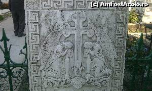 [P12] Mănăstirea Pasărea. Prin cimitir, detaliu placă funerară » foto by FlorinAndrei
 - 
<span class="allrVoted glyphicon glyphicon-heart hidden" id="av615168"></span>
<a class="m-l-10 hidden" id="sv615168" onclick="voting_Foto_DelVot(,615168,4638)" role="button">șterge vot <span class="glyphicon glyphicon-remove"></span></a>
<a id="v9615168" class=" c-red"  onclick="voting_Foto_SetVot(615168)" role="button"><span class="glyphicon glyphicon-heart-empty"></span> <b>LIKE</b> = Votează poza</a> <img class="hidden"  id="f615168W9" src="/imagini/loader.gif" border="0" /><span class="AjErrMes hidden" id="e615168ErM"></span>