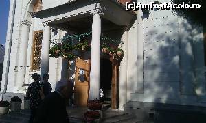 [P19] Mănăstirea Pasarea. intrarea în biserică » foto by FlorinAndrei
 - 
<span class="allrVoted glyphicon glyphicon-heart hidden" id="av615542"></span>
<a class="m-l-10 hidden" id="sv615542" onclick="voting_Foto_DelVot(,615542,4638)" role="button">șterge vot <span class="glyphicon glyphicon-remove"></span></a>
<a id="v9615542" class=" c-red"  onclick="voting_Foto_SetVot(615542)" role="button"><span class="glyphicon glyphicon-heart-empty"></span> <b>LIKE</b> = Votează poza</a> <img class="hidden"  id="f615542W9" src="/imagini/loader.gif" border="0" /><span class="AjErrMes hidden" id="e615542ErM"></span>