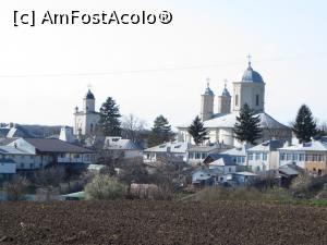 [P05] Satul mănăstiresc concentrat în jurul bisericii - Mănăstirea Pasărea.  » foto by tata123 🔱
 - 
<span class="allrVoted glyphicon glyphicon-heart hidden" id="av949731"></span>
<a class="m-l-10 hidden" id="sv949731" onclick="voting_Foto_DelVot(,949731,4638)" role="button">șterge vot <span class="glyphicon glyphicon-remove"></span></a>
<a id="v9949731" class=" c-red"  onclick="voting_Foto_SetVot(949731)" role="button"><span class="glyphicon glyphicon-heart-empty"></span> <b>LIKE</b> = Votează poza</a> <img class="hidden"  id="f949731W9" src="/imagini/loader.gif" border="0" /><span class="AjErrMes hidden" id="e949731ErM"></span>