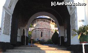 [P02] Arcada turnului clopotniţă de la intrarea în Mănăstirea Dintr-un Lemn, com. Frânceşti, jud. Vâlcea.  » foto by traian.leuca †
 - 
<span class="allrVoted glyphicon glyphicon-heart hidden" id="av434658"></span>
<a class="m-l-10 hidden" id="sv434658" onclick="voting_Foto_DelVot(,434658,4656)" role="button">șterge vot <span class="glyphicon glyphicon-remove"></span></a>
<a id="v9434658" class=" c-red"  onclick="voting_Foto_SetVot(434658)" role="button"><span class="glyphicon glyphicon-heart-empty"></span> <b>LIKE</b> = Votează poza</a> <img class="hidden"  id="f434658W9" src="/imagini/loader.gif" border="0" /><span class="AjErrMes hidden" id="e434658ErM"></span>
