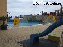 [P06] Piscina si locul de joaca pentru cei mici. In spate este terasa restaurantului. » foto by gabitu67dica
 - 
<span class="allrVoted glyphicon glyphicon-heart hidden" id="av94844"></span>
<a class="m-l-10 hidden" id="sv94844" onclick="voting_Foto_DelVot(,94844,4657)" role="button">șterge vot <span class="glyphicon glyphicon-remove"></span></a>
<a id="v994844" class=" c-red"  onclick="voting_Foto_SetVot(94844)" role="button"><span class="glyphicon glyphicon-heart-empty"></span> <b>LIKE</b> = Votează poza</a> <img class="hidden"  id="f94844W9" src="/imagini/loader.gif" border="0" /><span class="AjErrMes hidden" id="e94844ErM"></span>