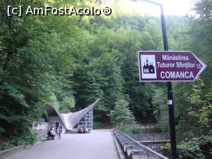 [P31] La pas pe Aleea Izvoarelor. Am pornit într-o frumoasă drumeţie spre Mănăstirea 'Tuturor Sfinţilor' Comanca. De la izvorul 24 mai trebuie parcurşi cam 1,5 kilometri până la obiectiv.  » foto by Floryn81
 - 
<span class="allrVoted glyphicon glyphicon-heart hidden" id="av877778"></span>
<a class="m-l-10 hidden" id="sv877778" onclick="voting_Foto_DelVot(,877778,4666)" role="button">șterge vot <span class="glyphicon glyphicon-remove"></span></a>
<a id="v9877778" class=" c-red"  onclick="voting_Foto_SetVot(877778)" role="button"><span class="glyphicon glyphicon-heart-empty"></span> <b>LIKE</b> = Votează poza</a> <img class="hidden"  id="f877778W9" src="/imagini/loader.gif" border="0" /><span class="AjErrMes hidden" id="e877778ErM"></span>