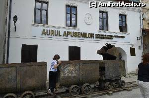 [P18] muzeul 'Istoria Mineritului' de la Rosia Montana » foto by csibicip
 - 
<span class="allrVoted glyphicon glyphicon-heart hidden" id="av649646"></span>
<a class="m-l-10 hidden" id="sv649646" onclick="voting_Foto_DelVot(,649646,4675)" role="button">șterge vot <span class="glyphicon glyphicon-remove"></span></a>
<a id="v9649646" class=" c-red"  onclick="voting_Foto_SetVot(649646)" role="button"><span class="glyphicon glyphicon-heart-empty"></span> <b>LIKE</b> = Votează poza</a> <img class="hidden"  id="f649646W9" src="/imagini/loader.gif" border="0" /><span class="AjErrMes hidden" id="e649646ErM"></span>