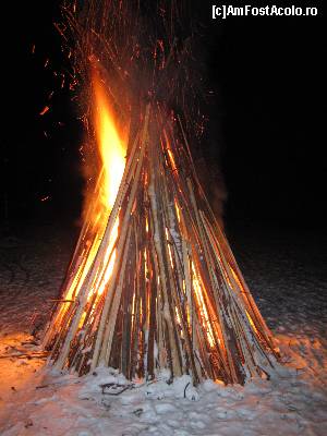 [P06] foc de tabara ca sa ardem grijile si necazurile din 2014 » foto by pstepanov
 - 
<span class="allrVoted glyphicon glyphicon-heart hidden" id="av584182"></span>
<a class="m-l-10 hidden" id="sv584182" onclick="voting_Foto_DelVot(,584182,4675)" role="button">șterge vot <span class="glyphicon glyphicon-remove"></span></a>
<a id="v9584182" class=" c-red"  onclick="voting_Foto_SetVot(584182)" role="button"><span class="glyphicon glyphicon-heart-empty"></span> <b>LIKE</b> = Votează poza</a> <img class="hidden"  id="f584182W9" src="/imagini/loader.gif" border="0" /><span class="AjErrMes hidden" id="e584182ErM"></span>