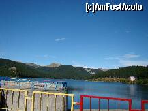 [P02] Lacul Bolboci vazut de pe baraj. Peisaj mirific care rasplateste suferintele soferilor, fie ei si amatori,  care s-au incumetat sa faca un slalom de mai bine de 10km din Moroieni printre gropi. » foto by Visan125
 - 
<span class="allrVoted glyphicon glyphicon-heart hidden" id="av134452"></span>
<a class="m-l-10 hidden" id="sv134452" onclick="voting_Foto_DelVot(,134452,4681)" role="button">șterge vot <span class="glyphicon glyphicon-remove"></span></a>
<a id="v9134452" class=" c-red"  onclick="voting_Foto_SetVot(134452)" role="button"><span class="glyphicon glyphicon-heart-empty"></span> <b>LIKE</b> = Votează poza</a> <img class="hidden"  id="f134452W9" src="/imagini/loader.gif" border="0" /><span class="AjErrMes hidden" id="e134452ErM"></span>