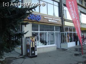 [P21] Restaurantul autoservire Medeea din Sinaia - vedere din alt unghi.  » foto by Floryn81
 - 
<span class="allrVoted glyphicon glyphicon-heart hidden" id="av936671"></span>
<a class="m-l-10 hidden" id="sv936671" onclick="voting_Foto_DelVot(,936671,4690)" role="button">șterge vot <span class="glyphicon glyphicon-remove"></span></a>
<a id="v9936671" class=" c-red"  onclick="voting_Foto_SetVot(936671)" role="button"><span class="glyphicon glyphicon-heart-empty"></span> <b>LIKE</b> = Votează poza</a> <img class="hidden"  id="f936671W9" src="/imagini/loader.gif" border="0" /><span class="AjErrMes hidden" id="e936671ErM"></span>