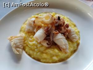 [P11] Risotto cu calamari » foto by crismis
 - 
<span class="allrVoted glyphicon glyphicon-heart hidden" id="av1345929"></span>
<a class="m-l-10 hidden" id="sv1345929" onclick="voting_Foto_DelVot(,1345929,4690)" role="button">șterge vot <span class="glyphicon glyphicon-remove"></span></a>
<a id="v91345929" class=" c-red"  onclick="voting_Foto_SetVot(1345929)" role="button"><span class="glyphicon glyphicon-heart-empty"></span> <b>LIKE</b> = Votează poza</a> <img class="hidden"  id="f1345929W9" src="/imagini/loader.gif" border="0" /><span class="AjErrMes hidden" id="e1345929ErM"></span>