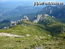 [P29] Suntem pe vârful Ciucaş şi pe aici urmează să coborâm (în dreapta se observă şi poteca)  » foto by Claudiu U.
 - 
<span class="allrVoted glyphicon glyphicon-heart hidden" id="av489199"></span>
<a class="m-l-10 hidden" id="sv489199" onclick="voting_Foto_DelVot(,489199,4696)" role="button">șterge vot <span class="glyphicon glyphicon-remove"></span></a>
<a id="v9489199" class=" c-red"  onclick="voting_Foto_SetVot(489199)" role="button"><span class="glyphicon glyphicon-heart-empty"></span> <b>LIKE</b> = Votează poza</a> <img class="hidden"  id="f489199W9" src="/imagini/loader.gif" border="0" /><span class="AjErrMes hidden" id="e489199ErM"></span>
