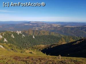[P44] Peisaje de toamnă văzute de pe Gropșoarele (1883 de metri).  » foto by Floryn81
 - 
<span class="allrVoted glyphicon glyphicon-heart hidden" id="av1121500"></span>
<a class="m-l-10 hidden" id="sv1121500" onclick="voting_Foto_DelVot(,1121500,4696)" role="button">șterge vot <span class="glyphicon glyphicon-remove"></span></a>
<a id="v91121500" class=" c-red"  onclick="voting_Foto_SetVot(1121500)" role="button"><span class="glyphicon glyphicon-heart-empty"></span> <b>LIKE</b> = Votează poza</a> <img class="hidden"  id="f1121500W9" src="/imagini/loader.gif" border="0" /><span class="AjErrMes hidden" id="e1121500ErM"></span>