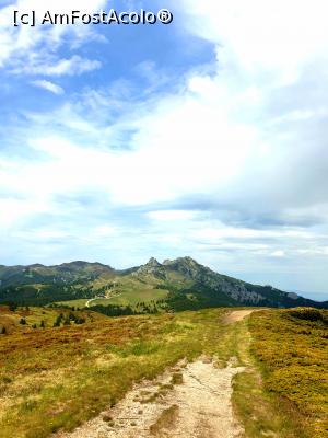 [P26] la pas prin munții Ciucaș » foto by robert
 - 
<span class="allrVoted glyphicon glyphicon-heart hidden" id="av1166122"></span>
<a class="m-l-10 hidden" id="sv1166122" onclick="voting_Foto_DelVot(,1166122,4696)" role="button">șterge vot <span class="glyphicon glyphicon-remove"></span></a>
<a id="v91166122" class=" c-red"  onclick="voting_Foto_SetVot(1166122)" role="button"><span class="glyphicon glyphicon-heart-empty"></span> <b>LIKE</b> = Votează poza</a> <img class="hidden"  id="f1166122W9" src="/imagini/loader.gif" border="0" /><span class="AjErrMes hidden" id="e1166122ErM"></span>