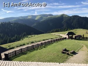 [P02] In fata cabanei Ciucas - se anunta vreme buna!  » foto by Dan&Ema
 - 
<span class="allrVoted glyphicon glyphicon-heart hidden" id="av978826"></span>
<a class="m-l-10 hidden" id="sv978826" onclick="voting_Foto_DelVot(,978826,4696)" role="button">șterge vot <span class="glyphicon glyphicon-remove"></span></a>
<a id="v9978826" class=" c-red"  onclick="voting_Foto_SetVot(978826)" role="button"><span class="glyphicon glyphicon-heart-empty"></span> <b>LIKE</b> = Votează poza</a> <img class="hidden"  id="f978826W9" src="/imagini/loader.gif" border="0" /><span class="AjErrMes hidden" id="e978826ErM"></span>