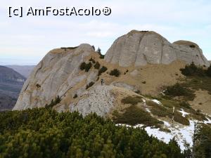 [P15] Formațiuni stâncoase pe drumul spre vârf » foto by Mika
 - 
<span class="allrVoted glyphicon glyphicon-heart hidden" id="av1160776"></span>
<a class="m-l-10 hidden" id="sv1160776" onclick="voting_Foto_DelVot(,1160776,4696)" role="button">șterge vot <span class="glyphicon glyphicon-remove"></span></a>
<a id="v91160776" class=" c-red"  onclick="voting_Foto_SetVot(1160776)" role="button"><span class="glyphicon glyphicon-heart-empty"></span> <b>LIKE</b> = Votează poza</a> <img class="hidden"  id="f1160776W9" src="/imagini/loader.gif" border="0" /><span class="AjErrMes hidden" id="e1160776ErM"></span>