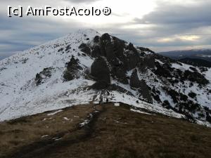 [P31] Formațiuni stâncoase pe drumul spre Șaua Tigăilor » foto by Mika
 - 
<span class="allrVoted glyphicon glyphicon-heart hidden" id="av1160792"></span>
<a class="m-l-10 hidden" id="sv1160792" onclick="voting_Foto_DelVot(,1160792,4696)" role="button">șterge vot <span class="glyphicon glyphicon-remove"></span></a>
<a id="v91160792" class=" c-red"  onclick="voting_Foto_SetVot(1160792)" role="button"><span class="glyphicon glyphicon-heart-empty"></span> <b>LIKE</b> = Votează poza</a> <img class="hidden"  id="f1160792W9" src="/imagini/loader.gif" border="0" /><span class="AjErrMes hidden" id="e1160792ErM"></span>