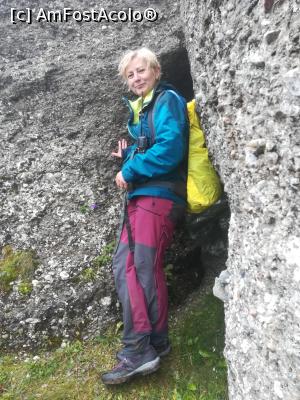 [P39] In Șaua Ciucaș, o stâncă inaltă , cu o deschizătură ca o ușă de trecere prin stâncă » foto by Mika
 - 
<span class="allrVoted glyphicon glyphicon-heart hidden" id="av1160800"></span>
<a class="m-l-10 hidden" id="sv1160800" onclick="voting_Foto_DelVot(,1160800,4696)" role="button">șterge vot <span class="glyphicon glyphicon-remove"></span></a>
<a id="v91160800" class=" c-red"  onclick="voting_Foto_SetVot(1160800)" role="button"><span class="glyphicon glyphicon-heart-empty"></span> <b>LIKE</b> = Votează poza</a> <img class="hidden"  id="f1160800W9" src="/imagini/loader.gif" border="0" /><span class="AjErrMes hidden" id="e1160800ErM"></span>
