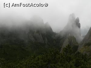 [P40] August - ceață peste stâncile Ciucașului » foto by Mika
 - 
<span class="allrVoted glyphicon glyphicon-heart hidden" id="av1160801"></span>
<a class="m-l-10 hidden" id="sv1160801" onclick="voting_Foto_DelVot(,1160801,4696)" role="button">șterge vot <span class="glyphicon glyphicon-remove"></span></a>
<a id="v91160801" class=" c-red"  onclick="voting_Foto_SetVot(1160801)" role="button"><span class="glyphicon glyphicon-heart-empty"></span> <b>LIKE</b> = Votează poza</a> <img class="hidden"  id="f1160801W9" src="/imagini/loader.gif" border="0" /><span class="AjErrMes hidden" id="e1160801ErM"></span>
