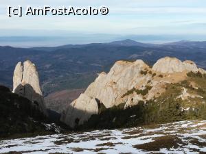 [P45] Decembrie - formațiunile stâncoase de pe drumul spre vârf » foto by Mika
 - 
<span class="allrVoted glyphicon glyphicon-heart hidden" id="av1160806"></span>
<a class="m-l-10 hidden" id="sv1160806" onclick="voting_Foto_DelVot(,1160806,4696)" role="button">șterge vot <span class="glyphicon glyphicon-remove"></span></a>
<a id="v91160806" class=" c-red"  onclick="voting_Foto_SetVot(1160806)" role="button"><span class="glyphicon glyphicon-heart-empty"></span> <b>LIKE</b> = Votează poza</a> <img class="hidden"  id="f1160806W9" src="/imagini/loader.gif" border="0" /><span class="AjErrMes hidden" id="e1160806ErM"></span>