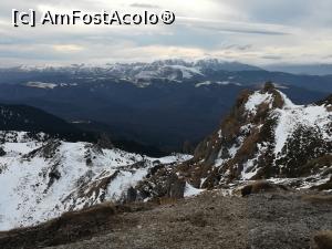[P48] Vedere de pe creastă. In depărtare se vede Piatra Craiului » foto by Mika
 - 
<span class="allrVoted glyphicon glyphicon-heart hidden" id="av1160809"></span>
<a class="m-l-10 hidden" id="sv1160809" onclick="voting_Foto_DelVot(,1160809,4696)" role="button">șterge vot <span class="glyphicon glyphicon-remove"></span></a>
<a id="v91160809" class=" c-red"  onclick="voting_Foto_SetVot(1160809)" role="button"><span class="glyphicon glyphicon-heart-empty"></span> <b>LIKE</b> = Votează poza</a> <img class="hidden"  id="f1160809W9" src="/imagini/loader.gif" border="0" /><span class="AjErrMes hidden" id="e1160809ErM"></span>