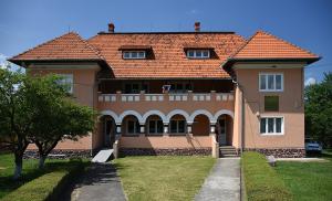 [P14] Muzeul Arheologic » foto by Michi <span class="label label-default labelC_thin small">NEVOTABILĂ</span>