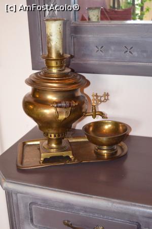 [P04] Samovar. Piesă ornamentală în restaurant.  » foto by Ioan Raita
 - 
<span class="allrVoted glyphicon glyphicon-heart hidden" id="av731757"></span>
<a class="m-l-10 hidden" id="sv731757" onclick="voting_Foto_DelVot(,731757,4705)" role="button">șterge vot <span class="glyphicon glyphicon-remove"></span></a>
<a id="v9731757" class=" c-red"  onclick="voting_Foto_SetVot(731757)" role="button"><span class="glyphicon glyphicon-heart-empty"></span> <b>LIKE</b> = Votează poza</a> <img class="hidden"  id="f731757W9" src="/imagini/loader.gif" border="0" /><span class="AjErrMes hidden" id="e731757ErM"></span>