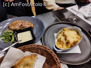 [P59] Locanda del Corso; cotlet de porc » foto by crismis
 - 
<span class="allrVoted glyphicon glyphicon-heart hidden" id="av1433669"></span>
<a class="m-l-10 hidden" id="sv1433669" onclick="voting_Foto_DelVot(,1433669,4715)" role="button">șterge vot <span class="glyphicon glyphicon-remove"></span></a>
<a id="v91433669" class=" c-red"  onclick="voting_Foto_SetVot(1433669)" role="button"><span class="glyphicon glyphicon-heart-empty"></span> <b>LIKE</b> = Votează poza</a> <img class="hidden"  id="f1433669W9" src="/imagini/loader.gif" border="0" /><span class="AjErrMes hidden" id="e1433669ErM"></span>