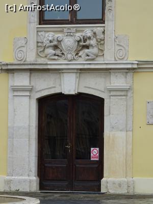 [P14] Palatul Apor, portal intrare - Alba Iulia.  » foto by tata123 🔱
 - 
<span class="allrVoted glyphicon glyphicon-heart hidden" id="av952254"></span>
<a class="m-l-10 hidden" id="sv952254" onclick="voting_Foto_DelVot(,952254,4738)" role="button">șterge vot <span class="glyphicon glyphicon-remove"></span></a>
<a id="v9952254" class=" c-red"  onclick="voting_Foto_SetVot(952254)" role="button"><span class="glyphicon glyphicon-heart-empty"></span> <b>LIKE</b> = Votează poza</a> <img class="hidden"  id="f952254W9" src="/imagini/loader.gif" border="0" /><span class="AjErrMes hidden" id="e952254ErM"></span>