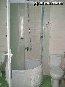 [P03] Un colt din baie - cabina de dus » foto by dananecula*
 - 
<span class="allrVoted glyphicon glyphicon-heart hidden" id="av44811"></span>
<a class="m-l-10 hidden" id="sv44811" onclick="voting_Foto_DelVot(,44811,4754)" role="button">șterge vot <span class="glyphicon glyphicon-remove"></span></a>
<a id="v944811" class=" c-red"  onclick="voting_Foto_SetVot(44811)" role="button"><span class="glyphicon glyphicon-heart-empty"></span> <b>LIKE</b> = Votează poza</a> <img class="hidden"  id="f44811W9" src="/imagini/loader.gif" border="0" /><span class="AjErrMes hidden" id="e44811ErM"></span>
