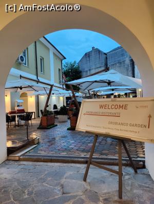 [P02] Orobianco Ristorante; intrarea dinspre Piața Petofi Sandor » foto by crismis
 - 
<span class="allrVoted glyphicon glyphicon-heart hidden" id="av1386830"></span>
<a class="m-l-10 hidden" id="sv1386830" onclick="voting_Foto_DelVot(,1386830,4761)" role="button">șterge vot <span class="glyphicon glyphicon-remove"></span></a>
<a id="v91386830" class=" c-red"  onclick="voting_Foto_SetVot(1386830)" role="button"><span class="glyphicon glyphicon-heart-empty"></span> <b>LIKE</b> = Votează poza</a> <img class="hidden"  id="f1386830W9" src="/imagini/loader.gif" border="0" /><span class="AjErrMes hidden" id="e1386830ErM"></span>