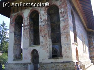 [P17] Daca in biserica nu ni s-a permis fotografierea, am facut poze numai in exterior. Aici este fresca de pe peretele vestic al bisericii.  » foto by liviu49
 - 
<span class="allrVoted glyphicon glyphicon-heart hidden" id="av1038126"></span>
<a class="m-l-10 hidden" id="sv1038126" onclick="voting_Foto_DelVot(,1038126,4762)" role="button">șterge vot <span class="glyphicon glyphicon-remove"></span></a>
<a id="v91038126" class=" c-red"  onclick="voting_Foto_SetVot(1038126)" role="button"><span class="glyphicon glyphicon-heart-empty"></span> <b>LIKE</b> = Votează poza</a> <img class="hidden"  id="f1038126W9" src="/imagini/loader.gif" border="0" /><span class="AjErrMes hidden" id="e1038126ErM"></span>