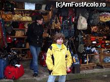 [P15] La plimbare in bazar cu fata cea mare » foto by pepsi70ro
 - 
<span class="allrVoted glyphicon glyphicon-heart hidden" id="av45291"></span>
<a class="m-l-10 hidden" id="sv45291" onclick="voting_Foto_DelVot(,45291,4765)" role="button">șterge vot <span class="glyphicon glyphicon-remove"></span></a>
<a id="v945291" class=" c-red"  onclick="voting_Foto_SetVot(45291)" role="button"><span class="glyphicon glyphicon-heart-empty"></span> <b>LIKE</b> = Votează poza</a> <img class="hidden"  id="f45291W9" src="/imagini/loader.gif" border="0" /><span class="AjErrMes hidden" id="e45291ErM"></span>