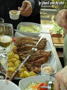 [P01] Restaurant Dragului   / Specialitatea casei-vestitele coaste de porc la gratar cu garnitura de cartofi cu rozmarin 28 ron portia » foto by mirmicu
 - 
<span class="allrVoted glyphicon glyphicon-heart hidden" id="av198381"></span>
<a class="m-l-10 hidden" id="sv198381" onclick="voting_Foto_DelVot(,198381,4795)" role="button">șterge vot <span class="glyphicon glyphicon-remove"></span></a>
<a id="v9198381" class=" c-red"  onclick="voting_Foto_SetVot(198381)" role="button"><span class="glyphicon glyphicon-heart-empty"></span> <b>LIKE</b> = Votează poza</a> <img class="hidden"  id="f198381W9" src="/imagini/loader.gif" border="0" /><span class="AjErrMes hidden" id="e198381ErM"></span>