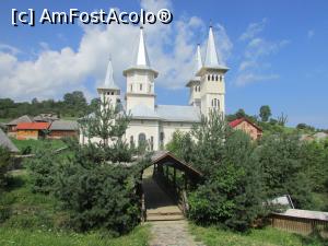 [P18] Biserica nouă din Poienile Izei » foto by crismis
 - 
<span class="allrVoted glyphicon glyphicon-heart hidden" id="av798484"></span>
<a class="m-l-10 hidden" id="sv798484" onclick="voting_Foto_DelVot(,798484,4807)" role="button">șterge vot <span class="glyphicon glyphicon-remove"></span></a>
<a id="v9798484" class=" c-red"  onclick="voting_Foto_SetVot(798484)" role="button"><span class="glyphicon glyphicon-heart-empty"></span> <b>LIKE</b> = Votează poza</a> <img class="hidden"  id="f798484W9" src="/imagini/loader.gif" border="0" /><span class="AjErrMes hidden" id="e798484ErM"></span>