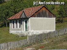 [P09] Scoala din satul Plescioara. Nu am aflat daca mai functioneaza dar se pare ca aici toate clasele (I-IV) isi desfasoara activitatea intr-o singura incapere » foto by Claudiu U.
 - 
<span class="allrVoted glyphicon glyphicon-heart hidden" id="av281110"></span>
<a class="m-l-10 hidden" id="sv281110" onclick="voting_Foto_DelVot(,281110,4816)" role="button">șterge vot <span class="glyphicon glyphicon-remove"></span></a>
<a id="v9281110" class=" c-red"  onclick="voting_Foto_SetVot(281110)" role="button"><span class="glyphicon glyphicon-heart-empty"></span> <b>LIKE</b> = Votează poza</a> <img class="hidden"  id="f281110W9" src="/imagini/loader.gif" border="0" /><span class="AjErrMes hidden" id="e281110ErM"></span>
