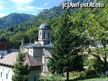 P03 [SEP-2010] biserica din piatra a manastirii.