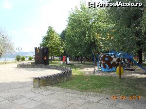 [P23] Veliko Gradişte - În parc.  » foto by iulianic
 - 
<span class="allrVoted glyphicon glyphicon-heart hidden" id="av552286"></span>
<a class="m-l-10 hidden" id="sv552286" onclick="voting_Foto_DelVot(,552286,4878)" role="button">șterge vot <span class="glyphicon glyphicon-remove"></span></a>
<a id="v9552286" class=" c-red"  onclick="voting_Foto_SetVot(552286)" role="button"><span class="glyphicon glyphicon-heart-empty"></span> <b>LIKE</b> = Votează poza</a> <img class="hidden"  id="f552286W9" src="/imagini/loader.gif" border="0" /><span class="AjErrMes hidden" id="e552286ErM"></span>