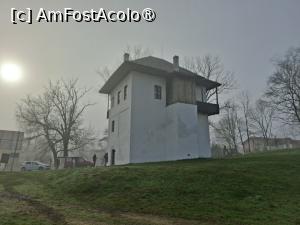 [P04] Cula Izvoranu-Geblescu, Se vede camera ascunsă din zidărie și toaleta în partea din lemn de la etajul doi » foto by mprofeanu
 - 
<span class="allrVoted glyphicon glyphicon-heart hidden" id="av1511089"></span>
<a class="m-l-10 hidden" id="sv1511089" onclick="voting_Foto_DelVot(,1511089,4898)" role="button">șterge vot <span class="glyphicon glyphicon-remove"></span></a>
<a id="v91511089" class=" c-red"  onclick="voting_Foto_SetVot(1511089)" role="button"><span class="glyphicon glyphicon-heart-empty"></span> <b>LIKE</b> = Votează poza</a> <img class="hidden"  id="f1511089W9" src="/imagini/loader.gif" border="0" /><span class="AjErrMes hidden" id="e1511089ErM"></span>