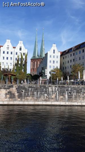 [P08] Nikolaikirche și cartierul Nikolaiviertel » foto by Carmen Ion
 - 
<span class="allrVoted glyphicon glyphicon-heart hidden" id="av1282562"></span>
<a class="m-l-10 hidden" id="sv1282562" onclick="voting_Foto_DelVot(,1282562,4900)" role="button">șterge vot <span class="glyphicon glyphicon-remove"></span></a>
<a id="v91282562" class=" c-red"  onclick="voting_Foto_SetVot(1282562)" role="button"><span class="glyphicon glyphicon-heart-empty"></span> <b>LIKE</b> = Votează poza</a> <img class="hidden"  id="f1282562W9" src="/imagini/loader.gif" border="0" /><span class="AjErrMes hidden" id="e1282562ErM"></span>