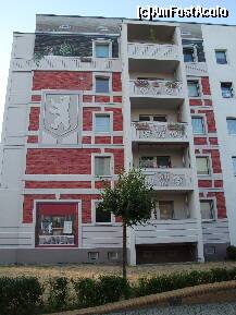 [P23] Cartierul Hellersdorf din Berlin : fațadă de bloc » foto by mariana.olaru
 - 
<span class="allrVoted glyphicon glyphicon-heart hidden" id="av162052"></span>
<a class="m-l-10 hidden" id="sv162052" onclick="voting_Foto_DelVot(,162052,4900)" role="button">șterge vot <span class="glyphicon glyphicon-remove"></span></a>
<a id="v9162052" class=" c-red"  onclick="voting_Foto_SetVot(162052)" role="button"><span class="glyphicon glyphicon-heart-empty"></span> <b>LIKE</b> = Votează poza</a> <img class="hidden"  id="f162052W9" src="/imagini/loader.gif" border="0" /><span class="AjErrMes hidden" id="e162052ErM"></span>
