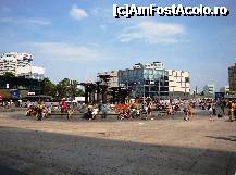 P06 [JUL-2010] Berlin : Alexanderplatz, punctul 0 al capitalei germane. În mijlocul pieței se zărește  Fântâna Prieteniei Internaționale.