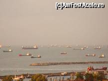 [P09] vedere de la ultimul etaj al hotelului cu portul... » foto by crivel
 - 
<span class="allrVoted glyphicon glyphicon-heart hidden" id="av48964"></span>
<a class="m-l-10 hidden" id="sv48964" onclick="voting_Foto_DelVot(,48964,4931)" role="button">șterge vot <span class="glyphicon glyphicon-remove"></span></a>
<a id="v948964" class=" c-red"  onclick="voting_Foto_SetVot(48964)" role="button"><span class="glyphicon glyphicon-heart-empty"></span> <b>LIKE</b> = Votează poza</a> <img class="hidden"  id="f48964W9" src="/imagini/loader.gif" border="0" /><span class="AjErrMes hidden" id="e48964ErM"></span>