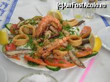 [P3x] Mix fish la o taverna in Ouranpolis » foto by Andox
 - 
<span class="allrVoted glyphicon glyphicon-heart hidden" id="av37923"></span>
<a class="m-l-10 hidden" id="sv37923" onclick="voting_Foto_DelVot(,37923,4934)" role="button">șterge vot <span class="glyphicon glyphicon-remove"></span></a>
<a id="v937923" class=" c-red"  onclick="voting_Foto_SetVot(37923)" role="button"><span class="glyphicon glyphicon-heart-empty"></span> <b>LIKE</b> = Votează poza</a> <img class="hidden"  id="f37923W9" src="/imagini/loader.gif" border="0" /><span class="AjErrMes hidden" id="e37923ErM"></span>