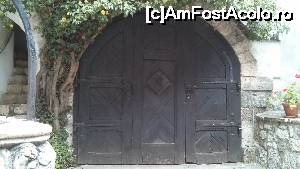 [P08] Detalii frumoase (nu stiu daca era folosita usa) in curtea interioara » foto by alle4295
 - 
<span class="allrVoted glyphicon glyphicon-heart hidden" id="av683856"></span>
<a class="m-l-10 hidden" id="sv683856" onclick="voting_Foto_DelVot(,683856,4963)" role="button">șterge vot <span class="glyphicon glyphicon-remove"></span></a>
<a id="v9683856" class=" c-red"  onclick="voting_Foto_SetVot(683856)" role="button"><span class="glyphicon glyphicon-heart-empty"></span> <b>LIKE</b> = Votează poza</a> <img class="hidden"  id="f683856W9" src="/imagini/loader.gif" border="0" /><span class="AjErrMes hidden" id="e683856ErM"></span>