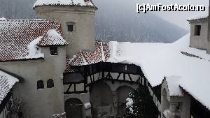 [P03] Castel Bran » foto by gaby905
 - 
<span class="allrVoted glyphicon glyphicon-heart hidden" id="av588843"></span>
<a class="m-l-10 hidden" id="sv588843" onclick="voting_Foto_DelVot(,588843,4963)" role="button">șterge vot <span class="glyphicon glyphicon-remove"></span></a>
<a id="v9588843" class=" c-red"  onclick="voting_Foto_SetVot(588843)" role="button"><span class="glyphicon glyphicon-heart-empty"></span> <b>LIKE</b> = Votează poza</a> <img class="hidden"  id="f588843W9" src="/imagini/loader.gif" border="0" /><span class="AjErrMes hidden" id="e588843ErM"></span>