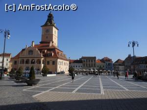 [P01] Brașov - Piața Sfatului duminică dimineața. » foto by iulianic
 - 
<span class="allrVoted glyphicon glyphicon-heart hidden" id="av1332005"></span>
<a class="m-l-10 hidden" id="sv1332005" onclick="voting_Foto_DelVot(,1332005,5029)" role="button">șterge vot <span class="glyphicon glyphicon-remove"></span></a>
<a id="v91332005" class=" c-red"  onclick="voting_Foto_SetVot(1332005)" role="button"><span class="glyphicon glyphicon-heart-empty"></span> <b>LIKE</b> = Votează poza</a> <img class="hidden"  id="f1332005W9" src="/imagini/loader.gif" border="0" /><span class="AjErrMes hidden" id="e1332005ErM"></span>