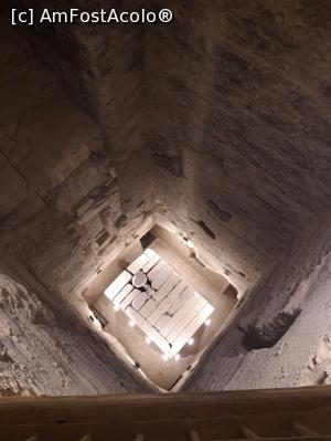 [P09] Piramida lui Djoser, putul sapat in stanca, jos e camera funerara » foto by Enki
 - 
<span class="allrVoted glyphicon glyphicon-heart hidden" id="av1208133"></span>
<a class="m-l-10 hidden" id="sv1208133" onclick="voting_Foto_DelVot(,1208133,5067)" role="button">șterge vot <span class="glyphicon glyphicon-remove"></span></a>
<a id="v91208133" class=" c-red"  onclick="voting_Foto_SetVot(1208133)" role="button"><span class="glyphicon glyphicon-heart-empty"></span> <b>LIKE</b> = Votează poza</a> <img class="hidden"  id="f1208133W9" src="/imagini/loader.gif" border="0" /><span class="AjErrMes hidden" id="e1208133ErM"></span>