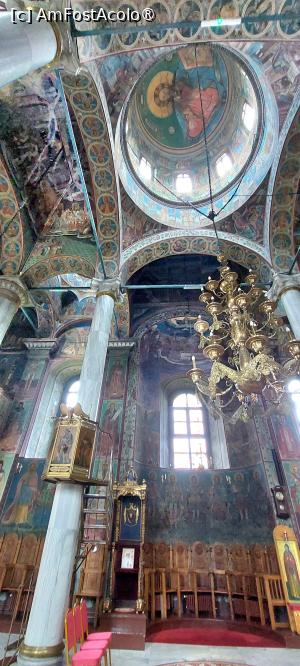 [P77] Biserica Bărboi - interiorul » foto by Carmen Ion
 - 
<span class="allrVoted glyphicon glyphicon-heart hidden" id="av1507192"></span>
<a class="m-l-10 hidden" id="sv1507192" onclick="voting_Foto_DelVot(,1507192,5091)" role="button">șterge vot <span class="glyphicon glyphicon-remove"></span></a>
<a id="v91507192" class=" c-red"  onclick="voting_Foto_SetVot(1507192)" role="button"><span class="glyphicon glyphicon-heart-empty"></span> <b>LIKE</b> = Votează poza</a> <img class="hidden"  id="f1507192W9" src="/imagini/loader.gif" border="0" /><span class="AjErrMes hidden" id="e1507192ErM"></span>