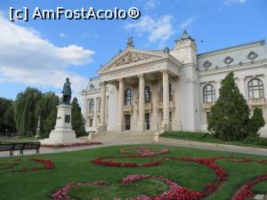 [P16] Statuia lui Vasile Alecsandri și Teatrul Național. » foto by tata123 🔱
 - 
<span class="allrVoted glyphicon glyphicon-heart hidden" id="av1167976"></span>
<a class="m-l-10 hidden" id="sv1167976" onclick="voting_Foto_DelVot(,1167976,5091)" role="button">șterge vot <span class="glyphicon glyphicon-remove"></span></a>
<a id="v91167976" class=" c-red"  onclick="voting_Foto_SetVot(1167976)" role="button"><span class="glyphicon glyphicon-heart-empty"></span> <b>LIKE</b> = Votează poza</a> <img class="hidden"  id="f1167976W9" src="/imagini/loader.gif" border="0" /><span class="AjErrMes hidden" id="e1167976ErM"></span>