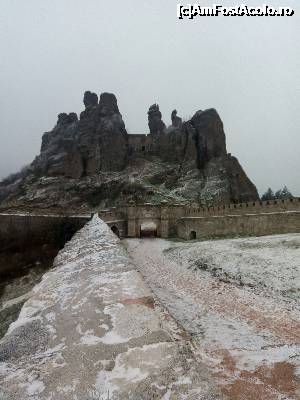 [P09] Belogradchik Fortress » foto by sonia10
 - 
<span class="allrVoted glyphicon glyphicon-heart hidden" id="av703838"></span>
<a class="m-l-10 hidden" id="sv703838" onclick="voting_Foto_DelVot(,703838,5100)" role="button">șterge vot <span class="glyphicon glyphicon-remove"></span></a>
<a id="v9703838" class=" c-red"  onclick="voting_Foto_SetVot(703838)" role="button"><span class="glyphicon glyphicon-heart-empty"></span> <b>LIKE</b> = Votează poza</a> <img class="hidden"  id="f703838W9" src="/imagini/loader.gif" border="0" /><span class="AjErrMes hidden" id="e703838ErM"></span>