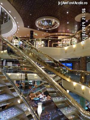 [P06] În Atrium, scările cu sclipirile cristalelor Swarovski » foto by Alina53
 - 
<span class="allrVoted glyphicon glyphicon-heart hidden" id="av573504"></span>
<a class="m-l-10 hidden" id="sv573504" onclick="voting_Foto_DelVot(,573504,5104)" role="button">șterge vot <span class="glyphicon glyphicon-remove"></span></a>
<a id="v9573504" class=" c-red"  onclick="voting_Foto_SetVot(573504)" role="button"><span class="glyphicon glyphicon-heart-empty"></span> <b>LIKE</b> = Votează poza</a> <img class="hidden"  id="f573504W9" src="/imagini/loader.gif" border="0" /><span class="AjErrMes hidden" id="e573504ErM"></span>
